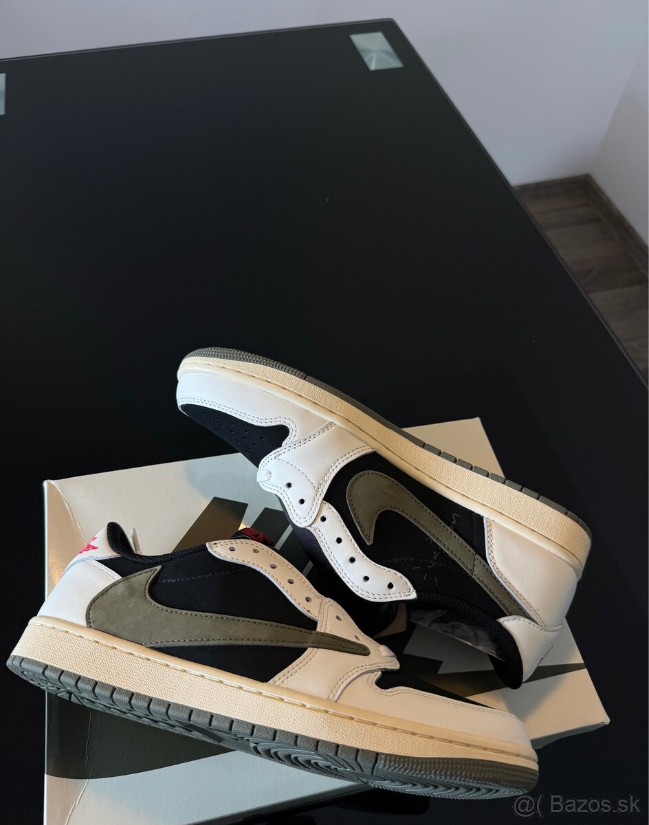Jordan 1 Travis Scott Olive - 2