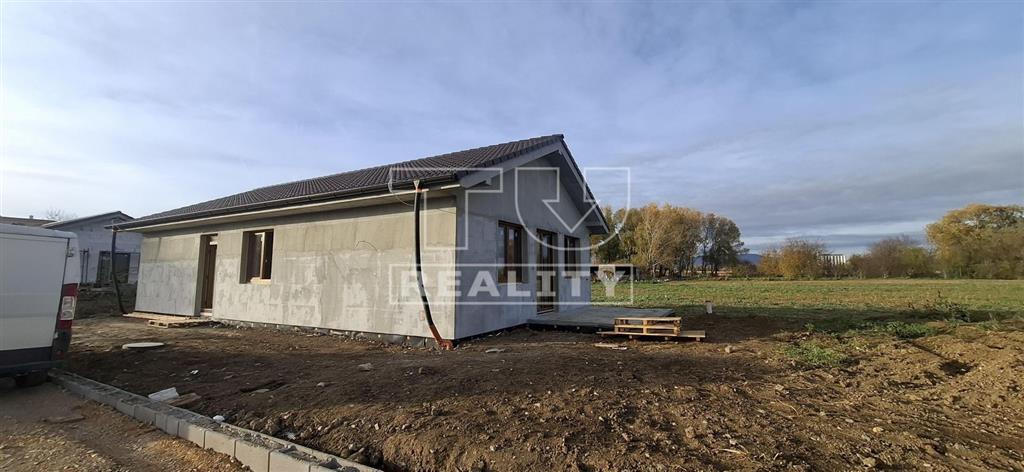 Na predaj NOVOSTAVBA v obci Malé
Ripňany - 419m2 - 2