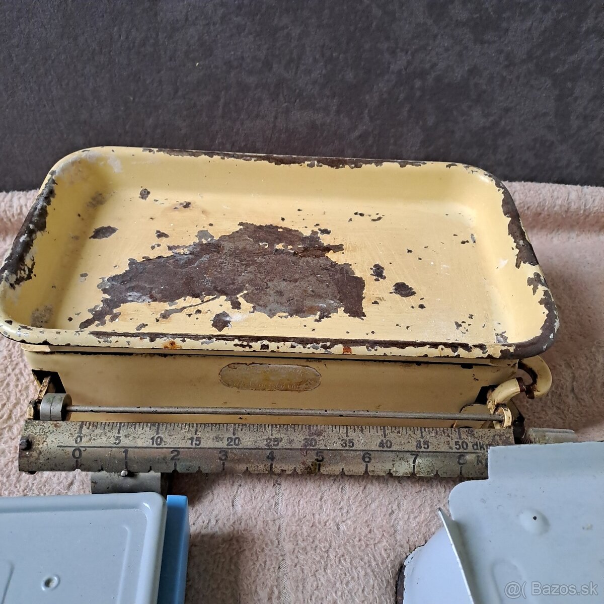 Stará váha 3ks. Cena spolu 30 EUR. Len spolu - 2