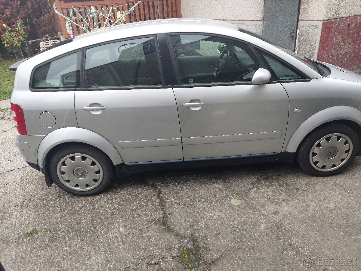 Audi a2 1,4 55kw benzin - 2