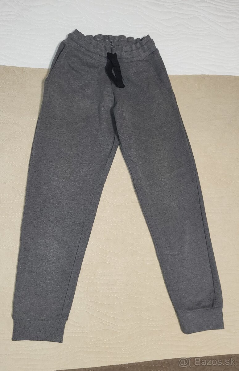 Tepláky velk. 134/140 - 2