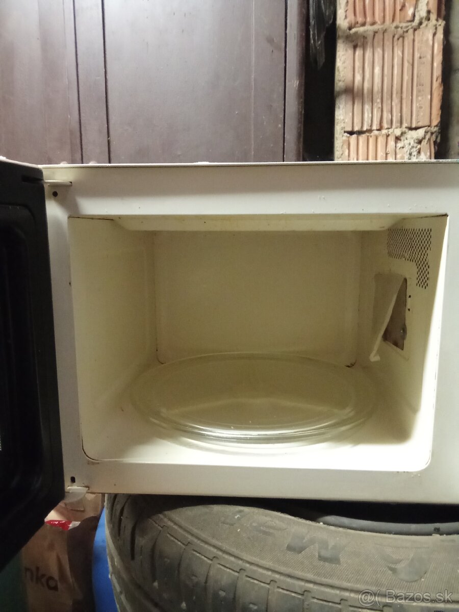 Predám staršiu mikrovlnku - 2