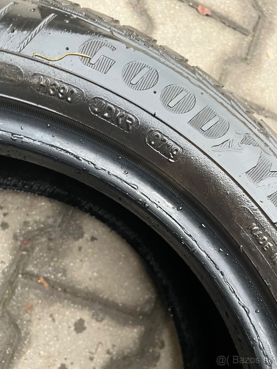 Predám pneu - 2