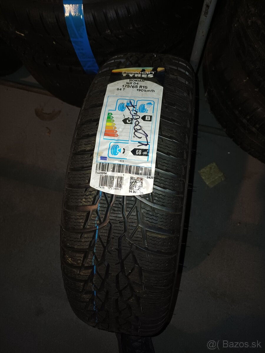 Toyota - zimne kolesa 175/65R15 - 2