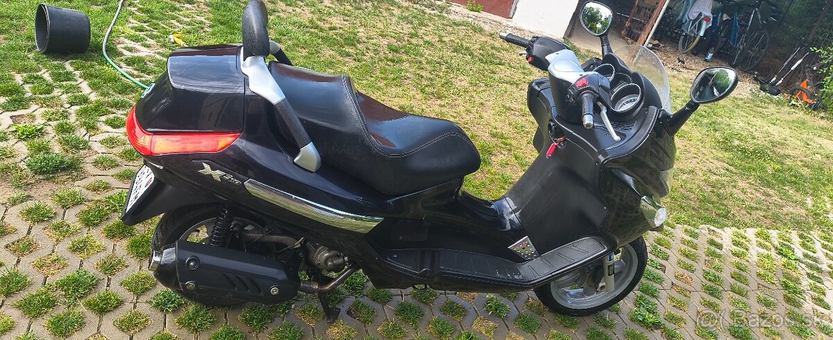 Piaggio X Evo - 2