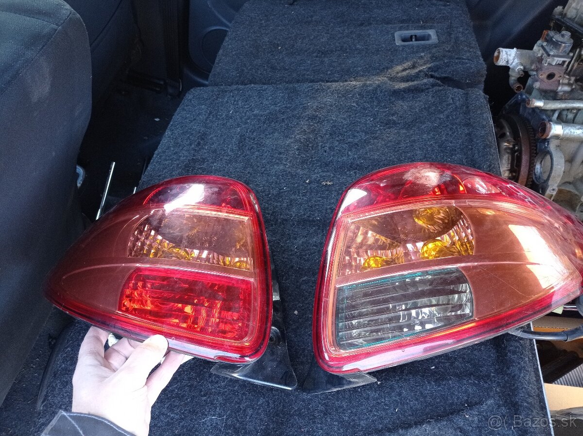Suzuki SX4 zadné svetlá - 2