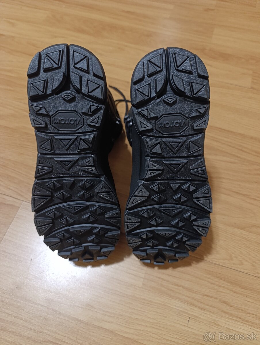 GORE- Tex. 26,5 (42) - 2