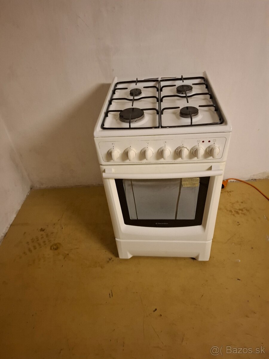 Predam plynovi sporak. - 2