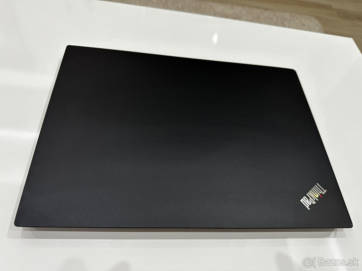 Notebook Lenovo E14 - Core i5-10210U, 8GB, 256GB SSD, Win11 - 2