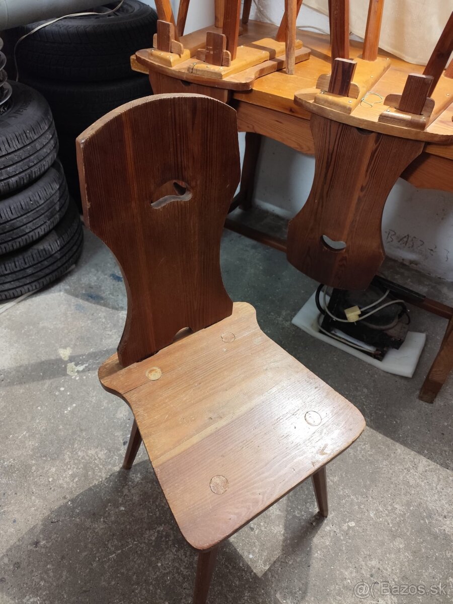 Stôl so stoličkami - 2