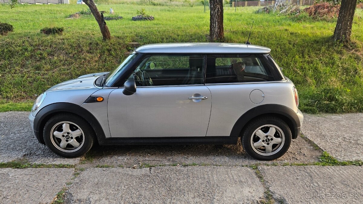 Mini One R56 - 1,4 benzín - vymením za väčšie - 2