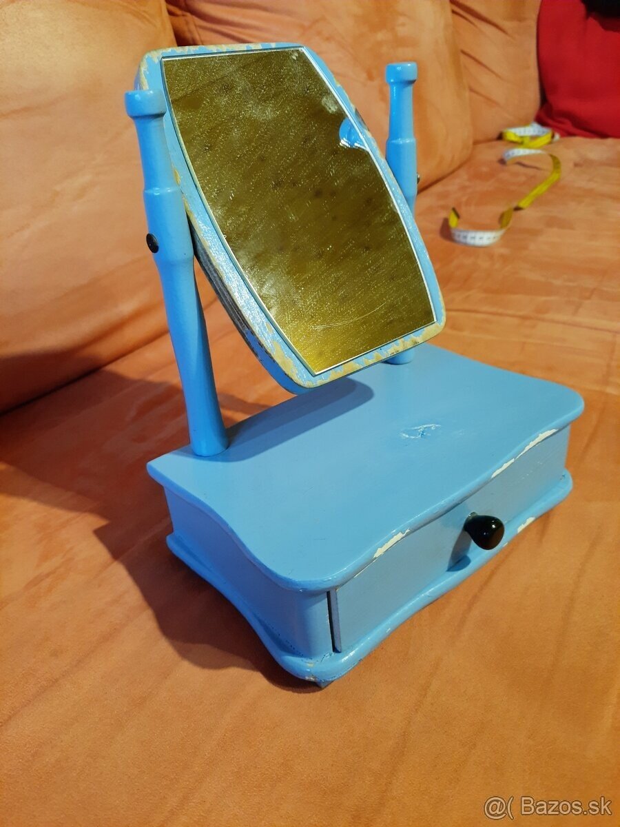 Kozmetické zrkadielko. - 2