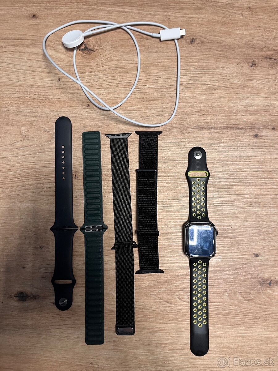Apple Watch SE (2. generácia) GPS + 5 remienkov - 2
