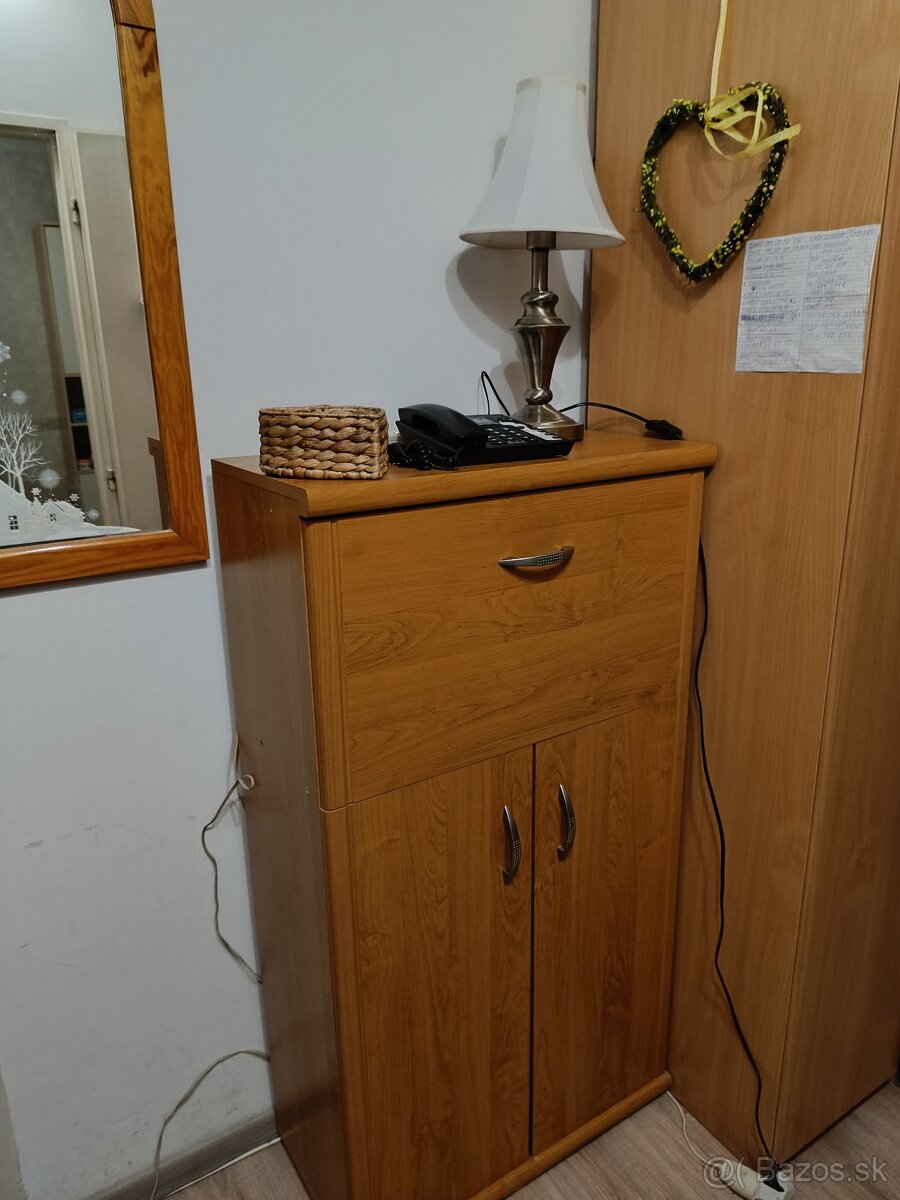 Skrinka do obývačky, predsiene vo farbe jelša - 2