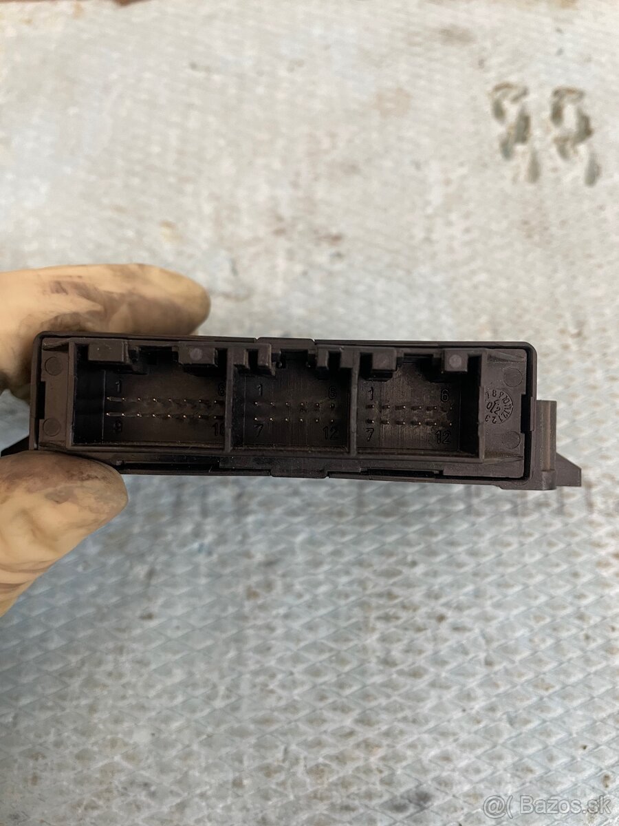 RJ parkovacích senzorov Audi a8d3 - 2