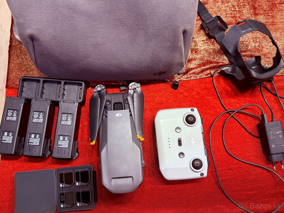 Dron DJI Mavic 3 - Fly More Combo - 2