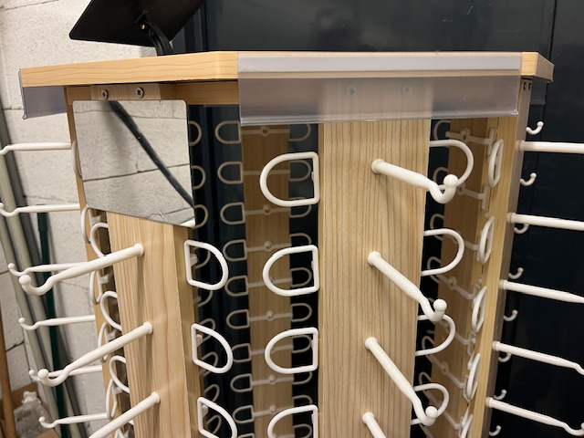 otočné stojany na koliečkach do obchodu - 2