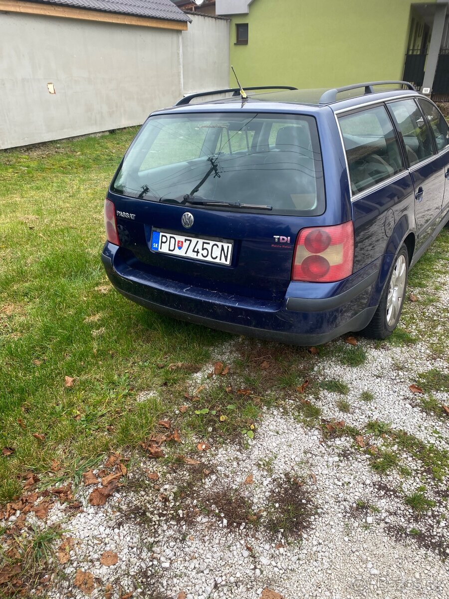 VOLKSWAGEN PASSAT VARIANT - 2