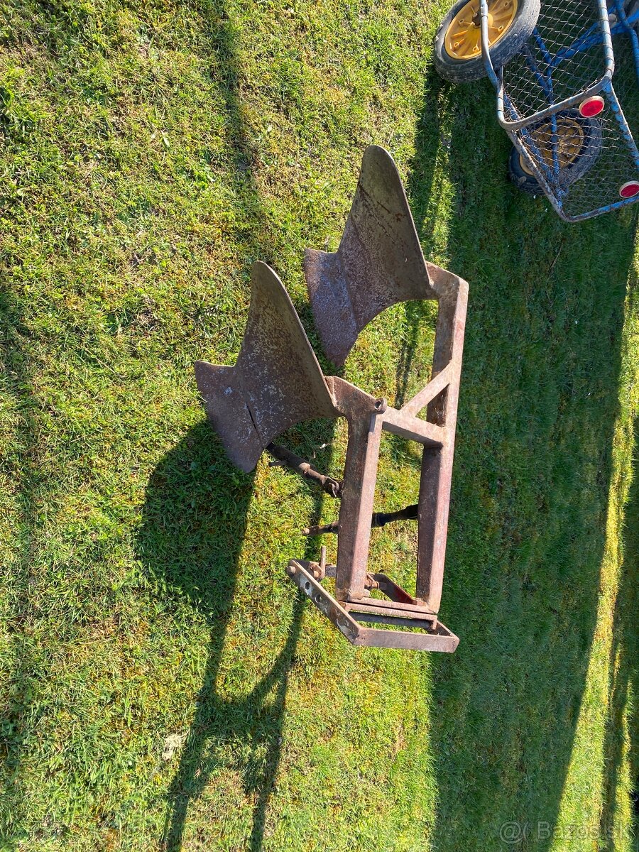 Kultivator, pluhy rozbíjača hrud - 2