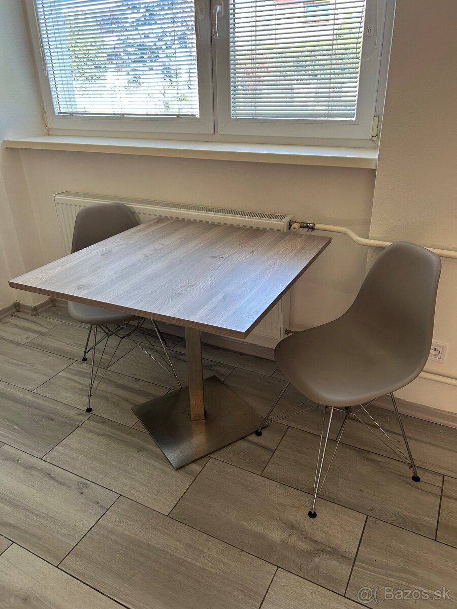 Stol +dve stolicky - 2