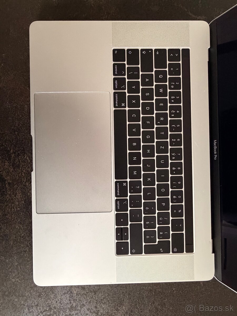 MacBook Pro 15” A1990 – na diely / poškodený - 2