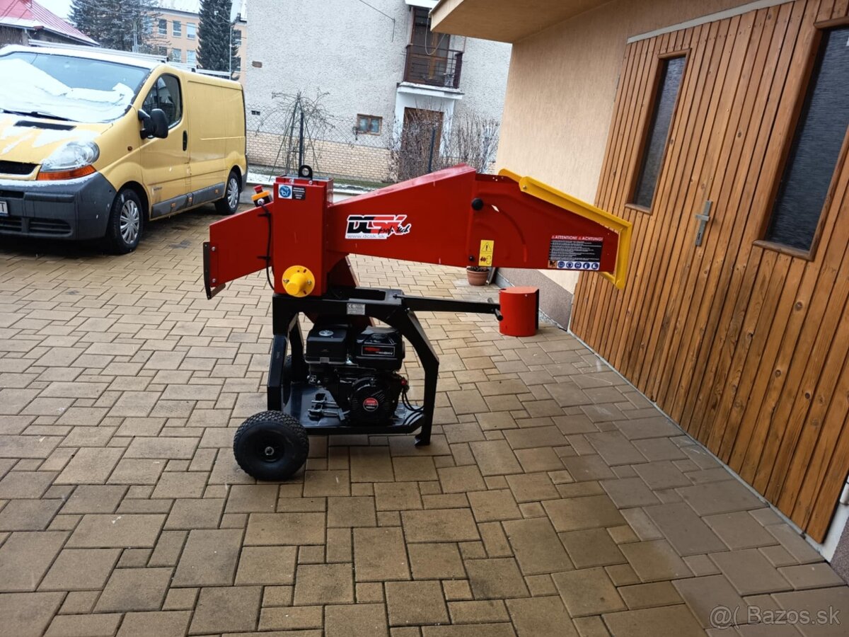 Špalíkovač za traktor REMET R-80 - 2