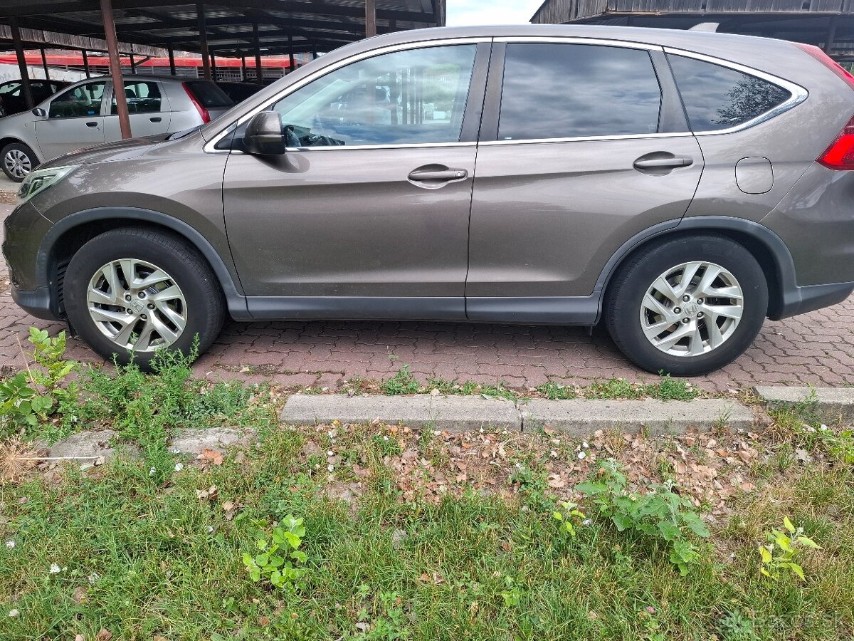 Predam Hondu CRV r.v 2015 - 2