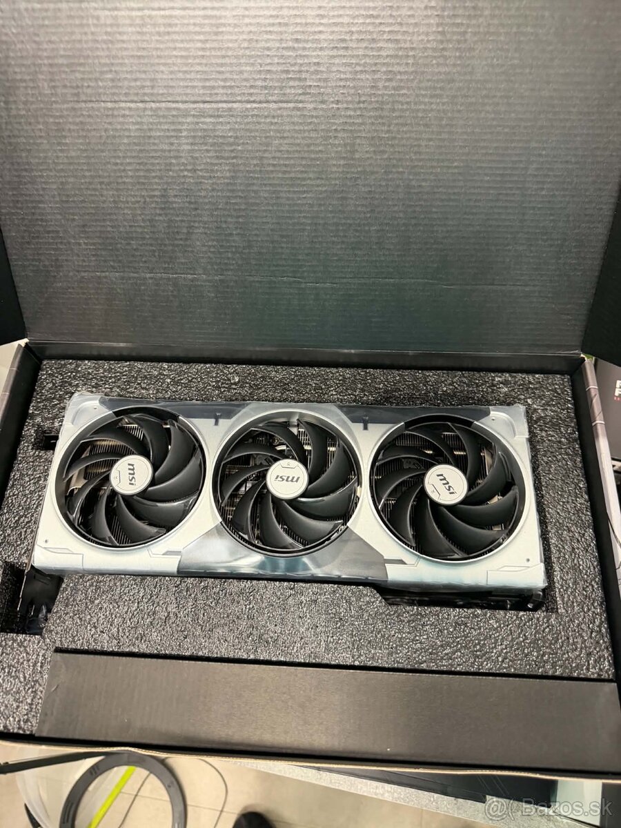 MSI GeForce RTX 5090 VENTUS 3X - 2