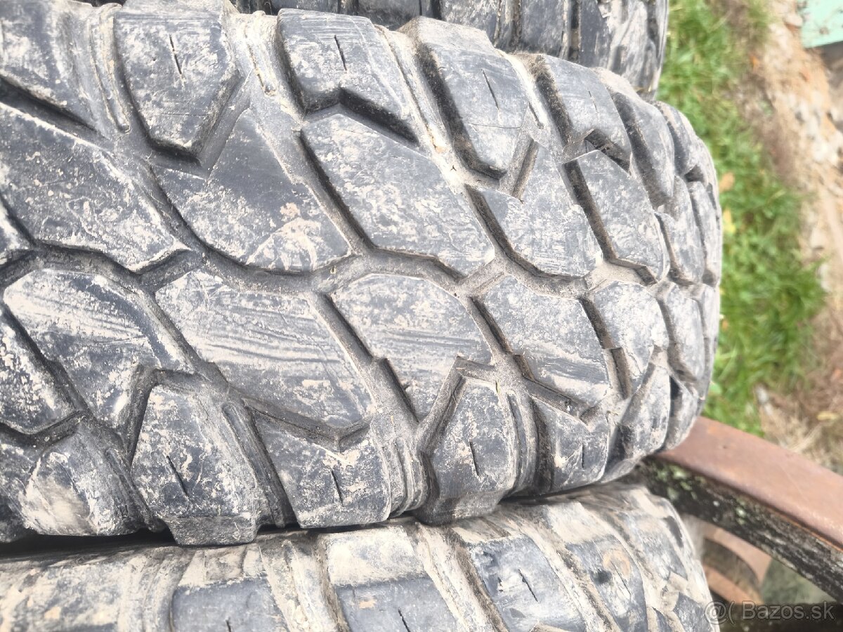 235/75 R15 SUV pneu celoročné