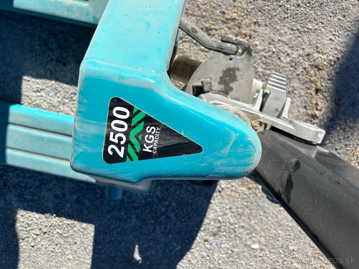 Predám nový paletový vozík 2500kg - 2