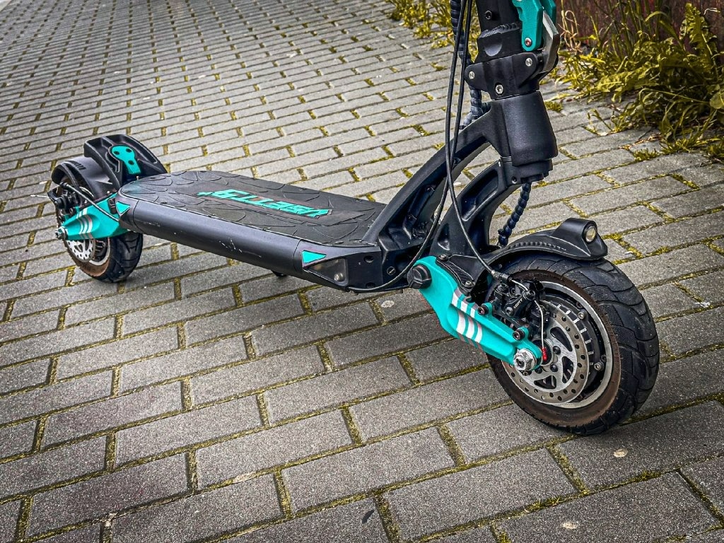 VSETT 9+ nájazd IBA 600km, kupovaná 2025, stav výborný - 2