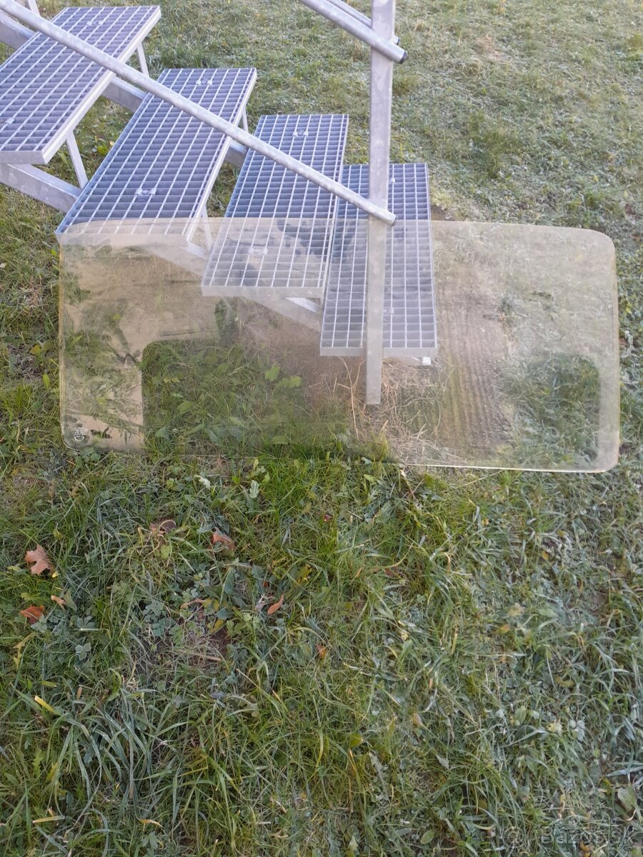 Predám sklo skoda 105 120 - 2