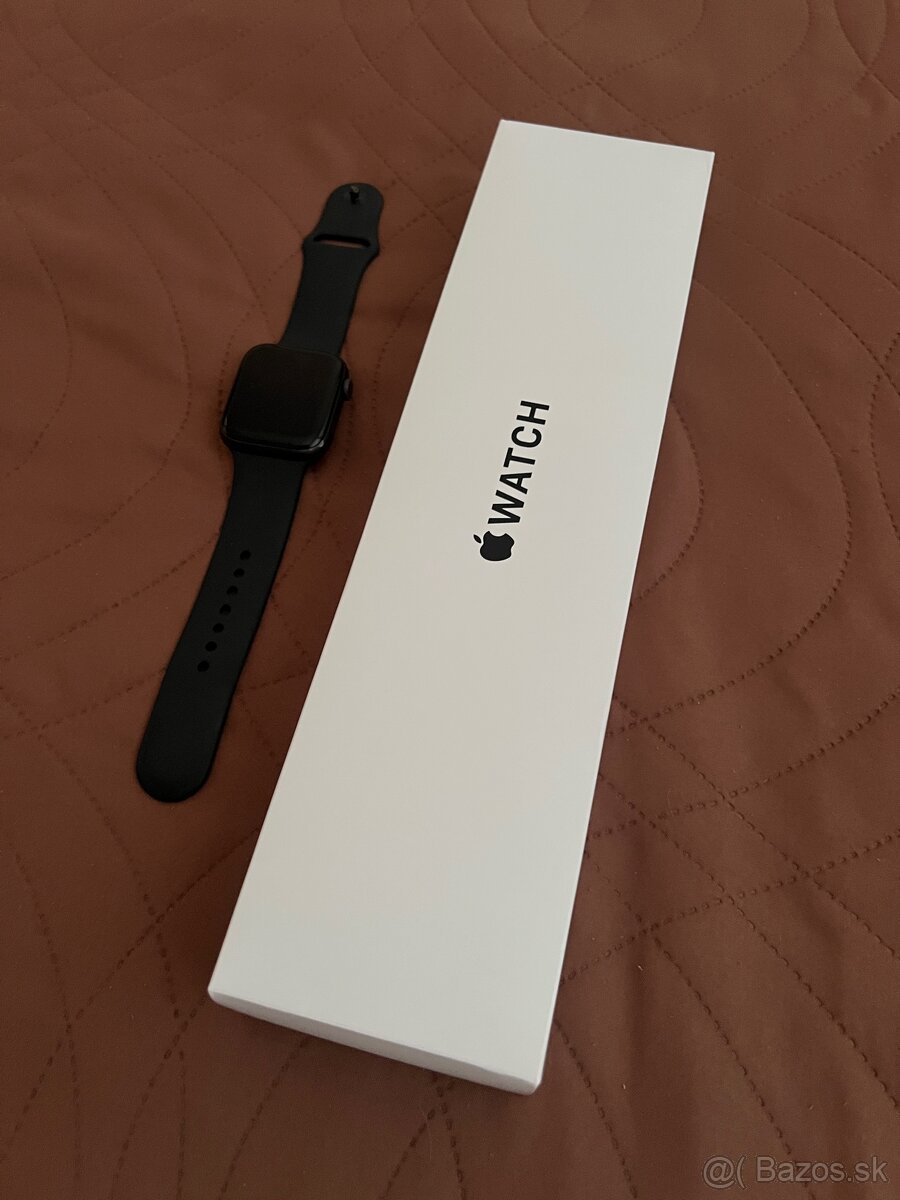 Apple Watch SE 2 44 mm (2022), grey silver - 2