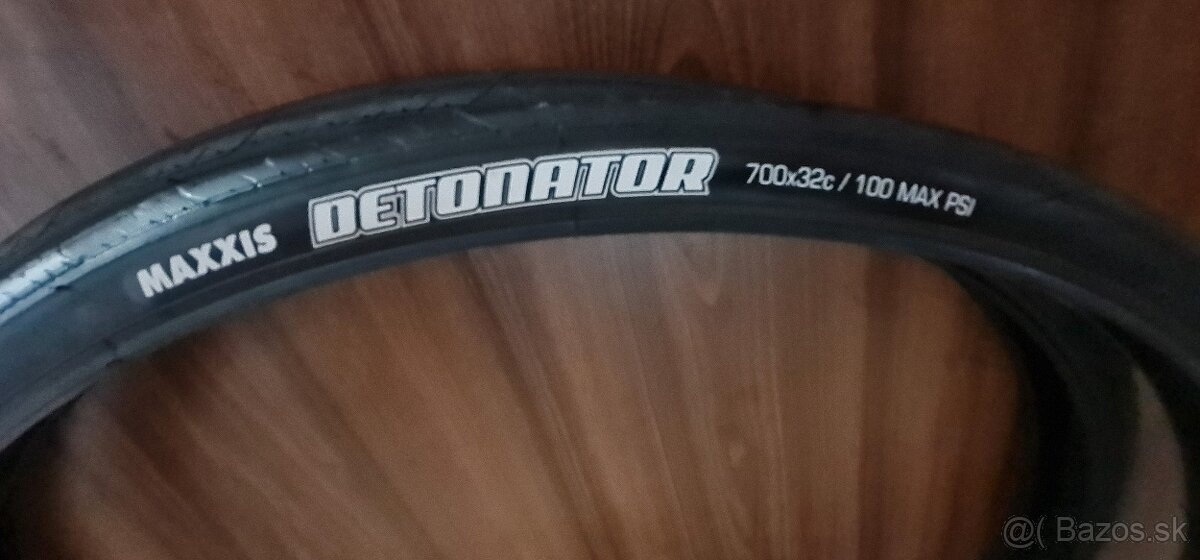 Plášte Maxxis Detonator 700x32C - 2