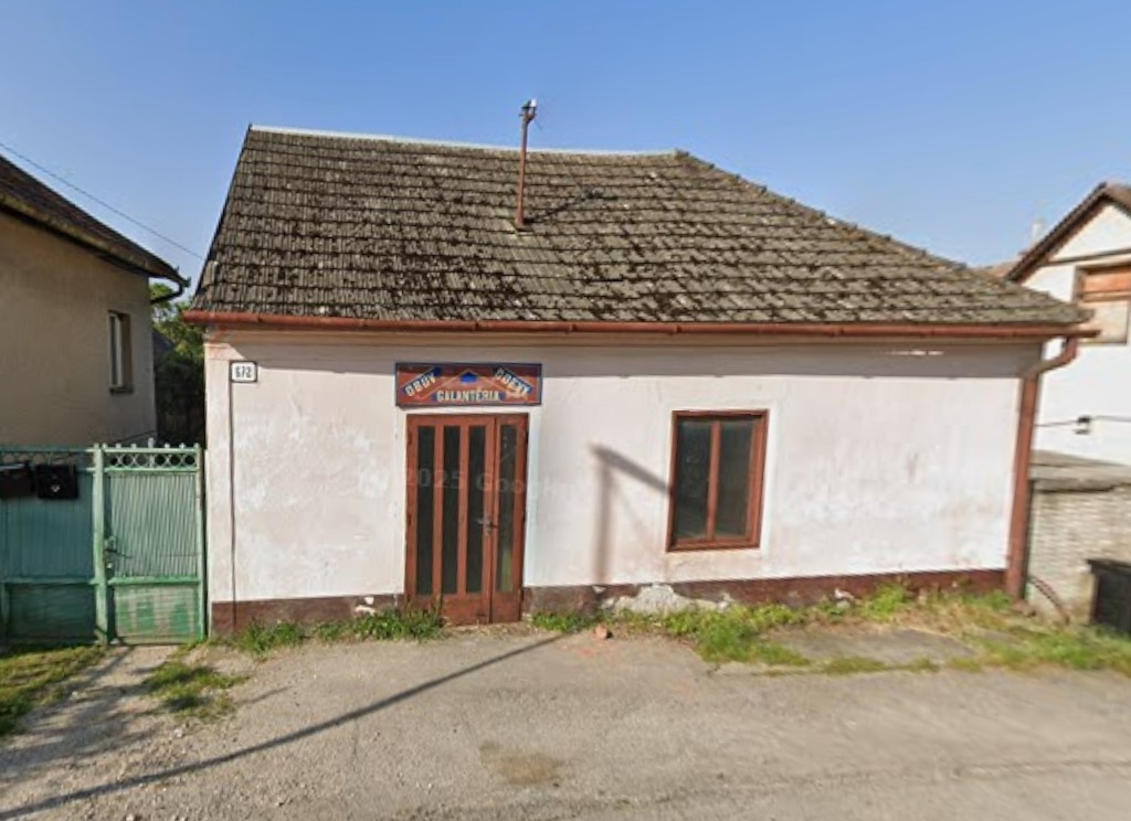 Moravské Lieskové, obchodná budova/dom - 2