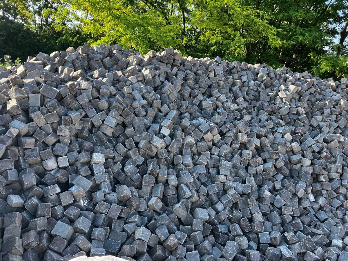 Predám dlažobné čadičové kocky - 2