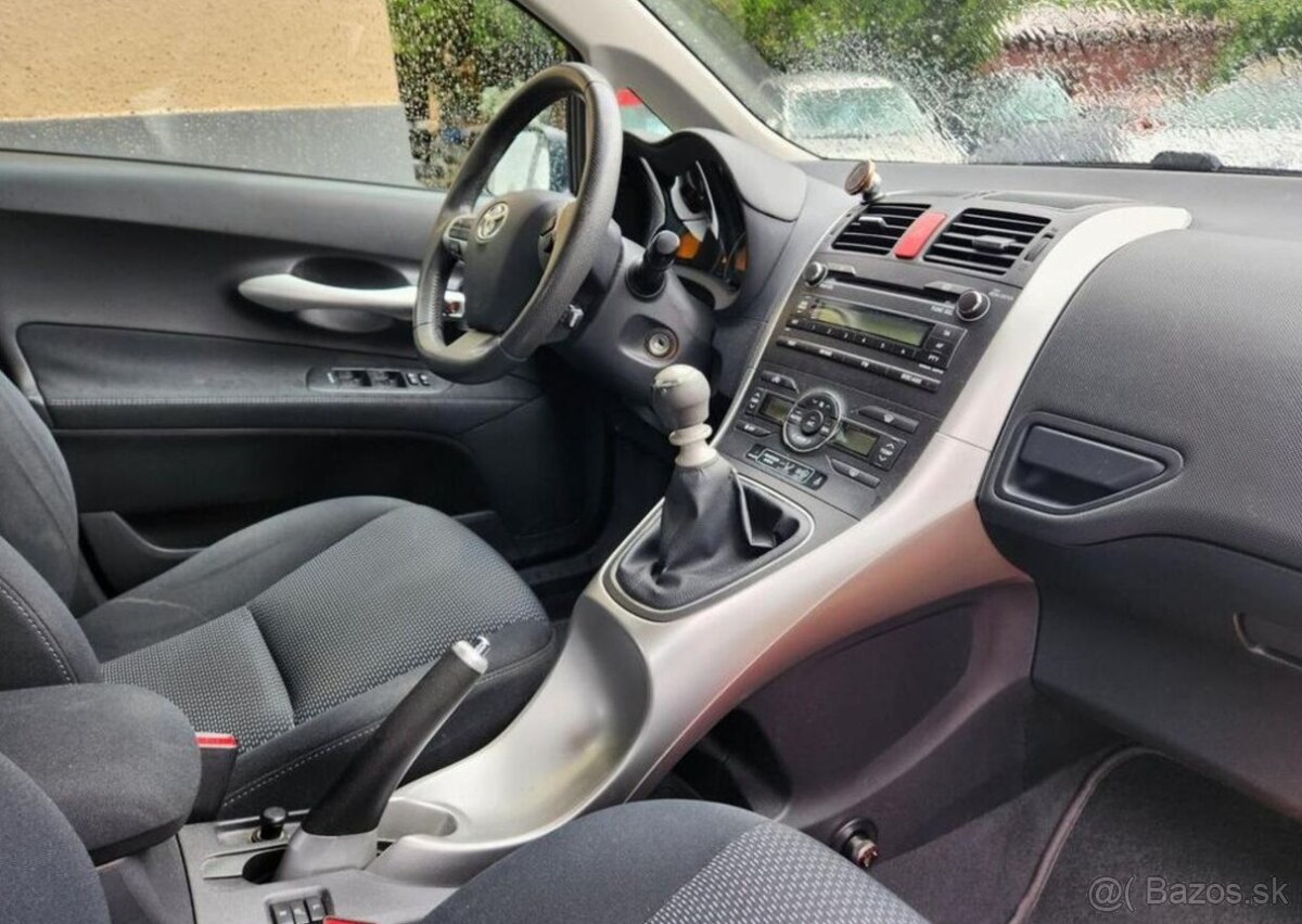 Toyota Auris 1.6PRAV.ZNAČKOVÝ SERVIS TSUSHO - 2