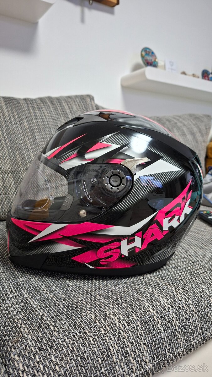 Predam helmu Shark - 2