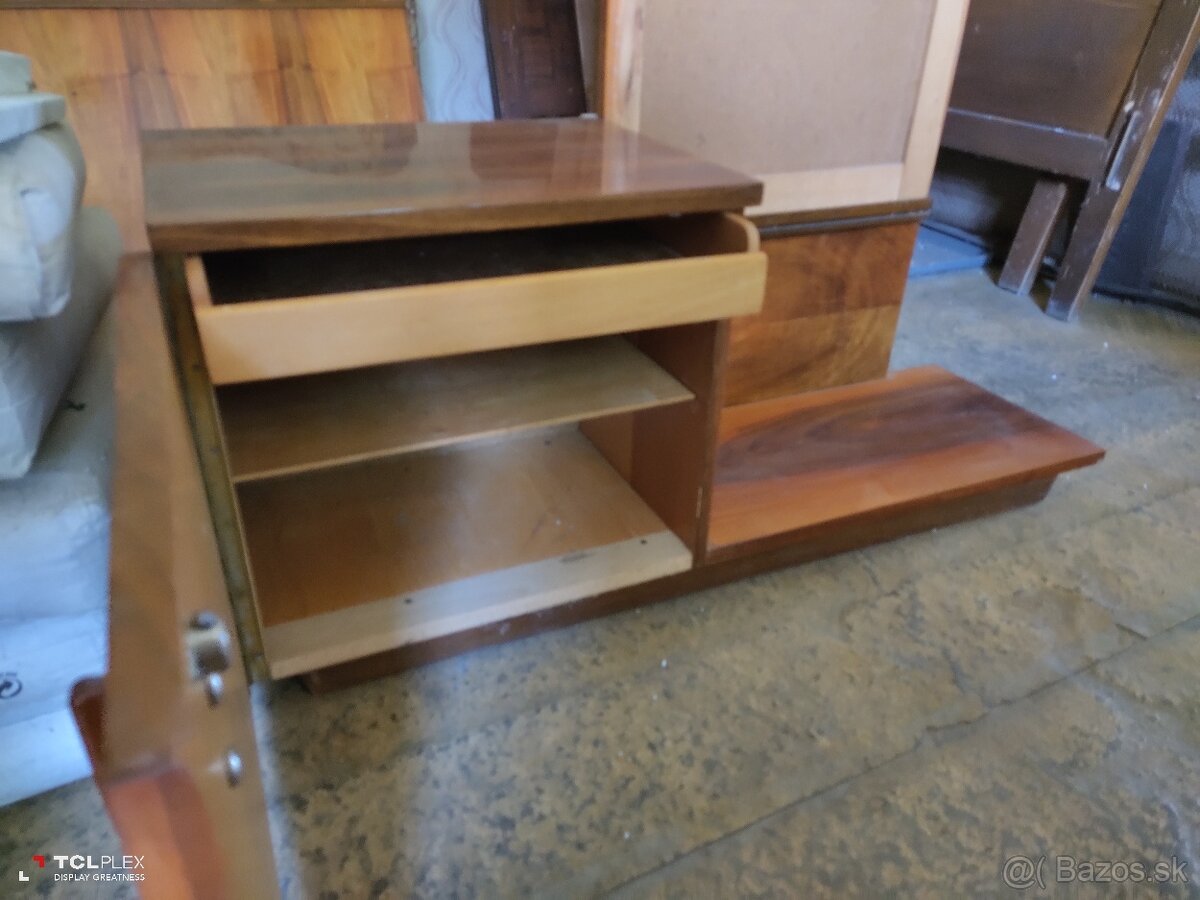 Zrkadlová skrinka - 2