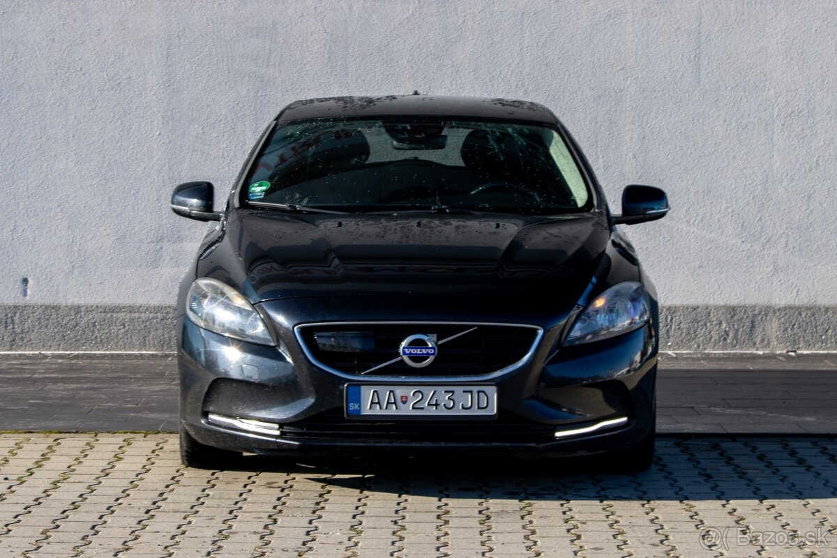 Volvo V40 D4 2.0L Drive-E Momentum - 2