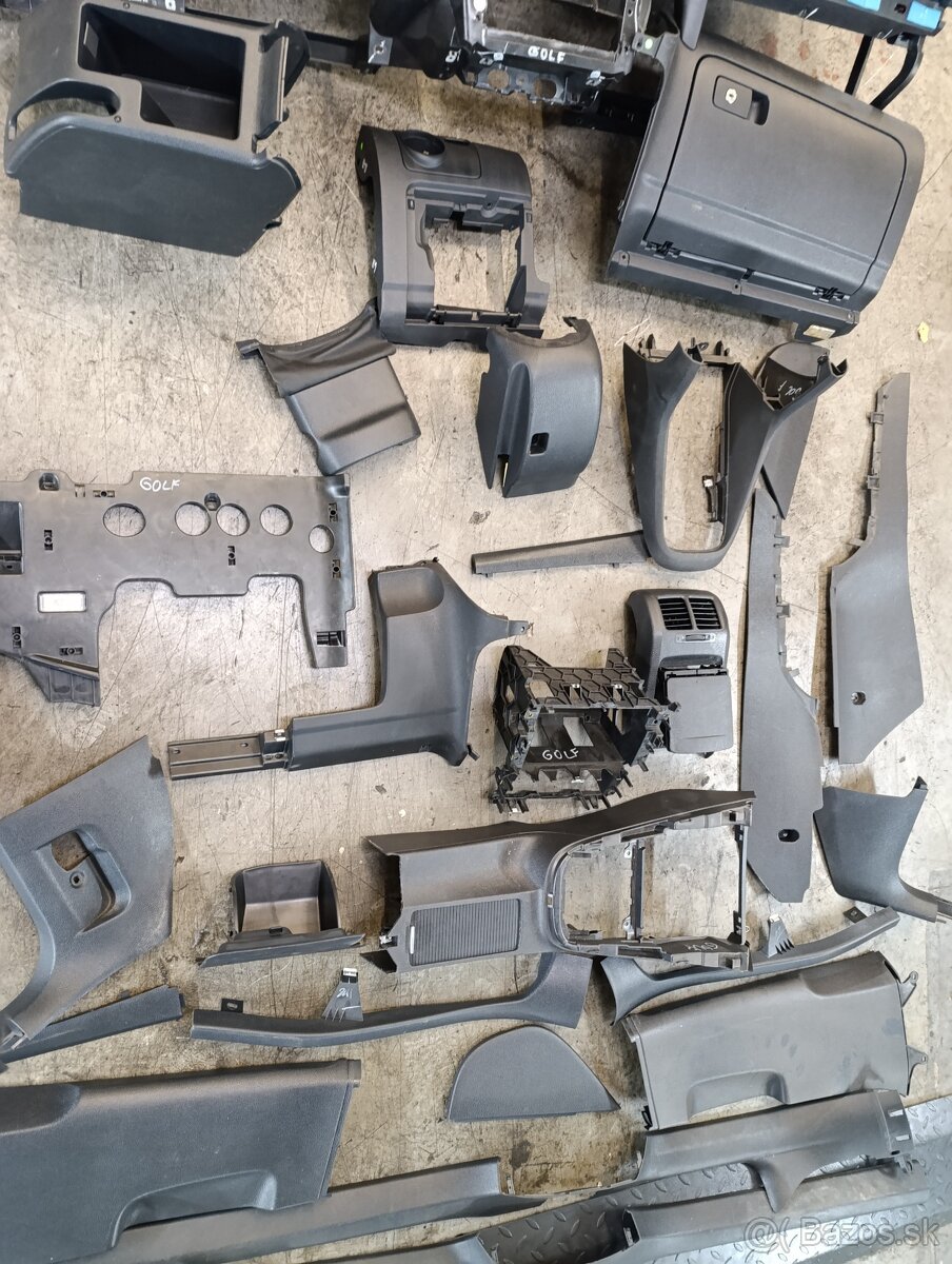 Volkswagen golf 6 plasty interieru - 2