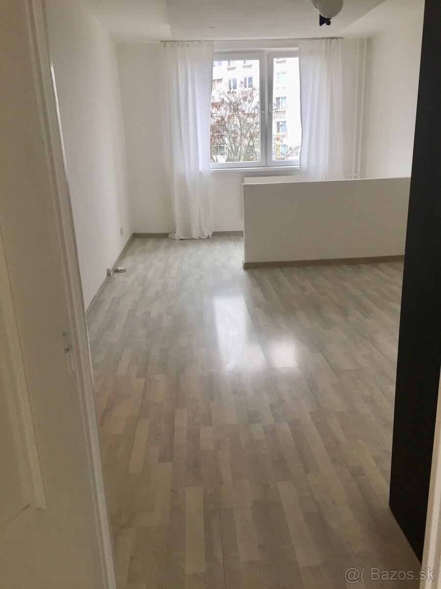 Prenajom 2 izbový byt - 2