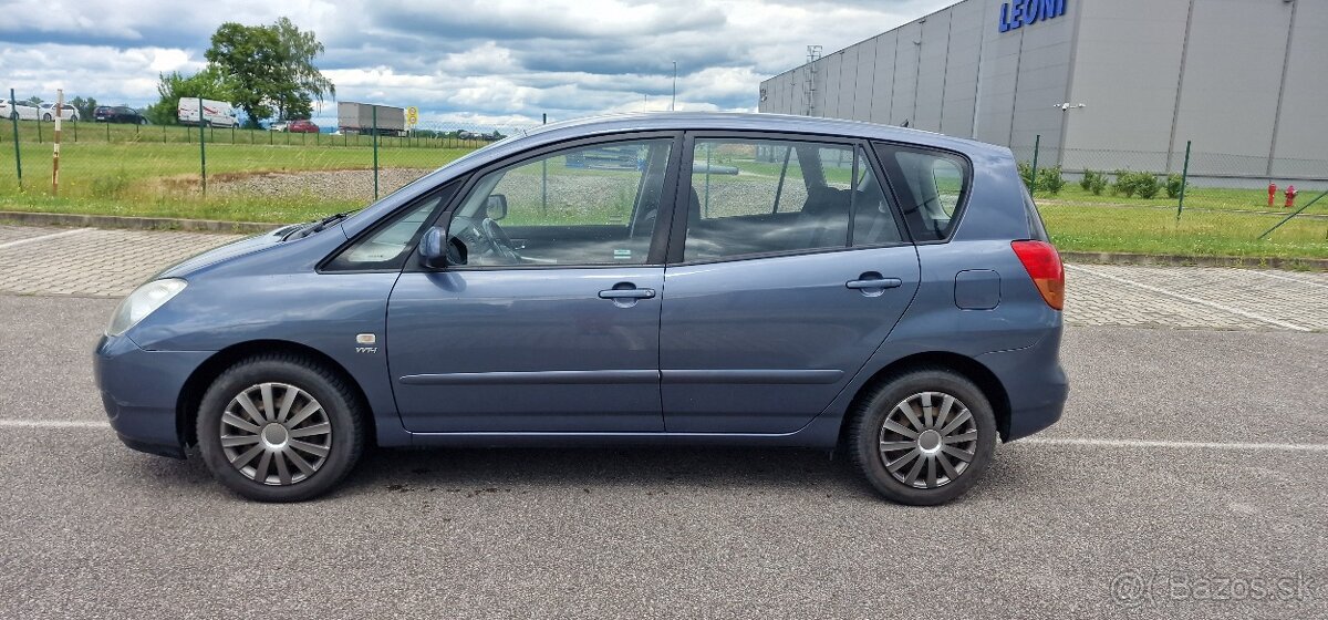 Predám TOYOTA COROLLA VERSO 2003 - 2