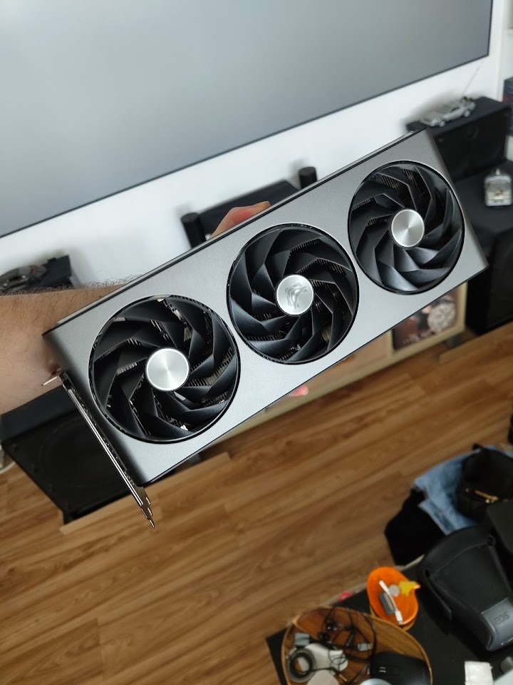Sapphire RX 7800 XT 16GB - 2