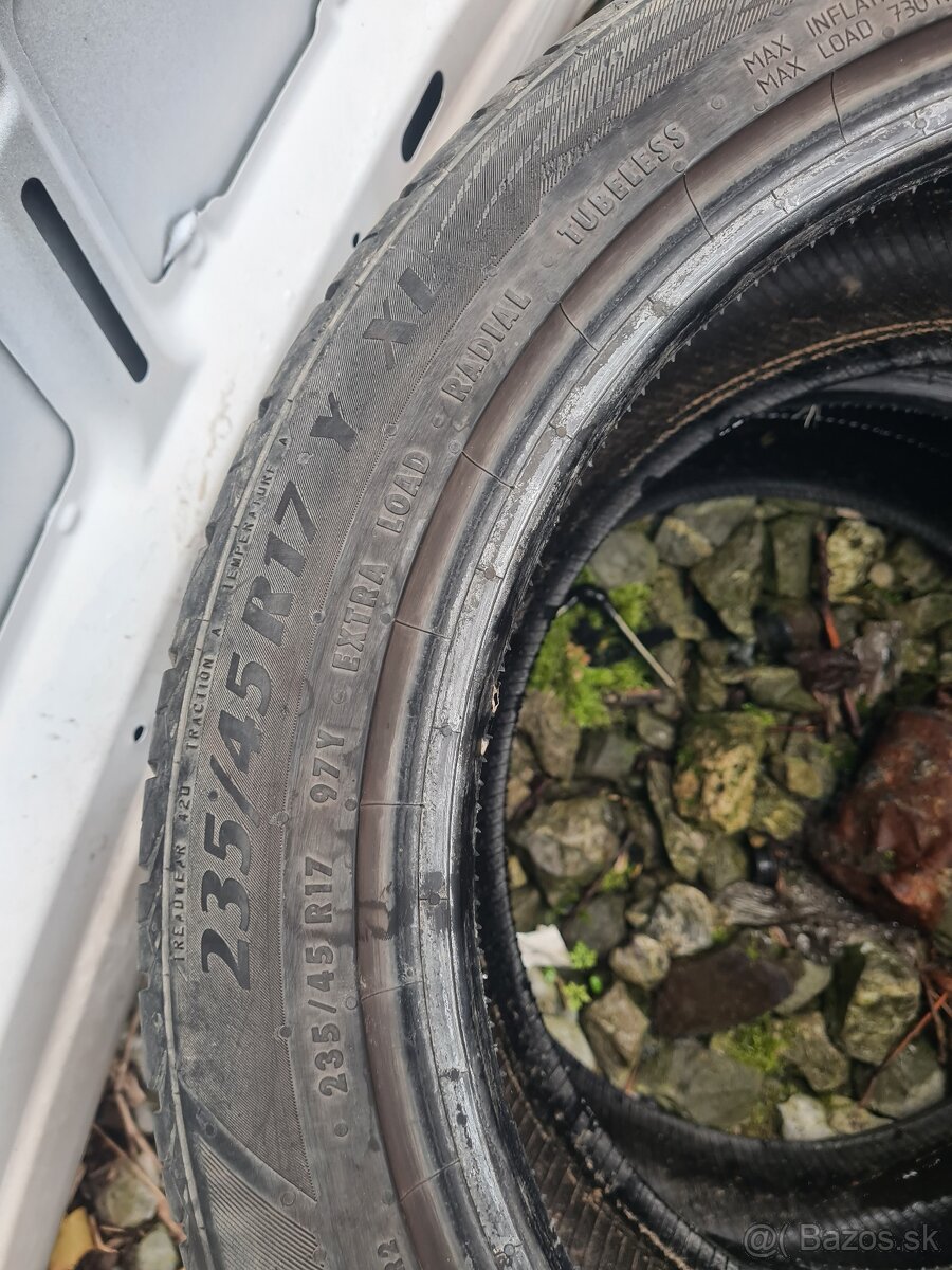 Letne pneu 235/45R17 matador - 2