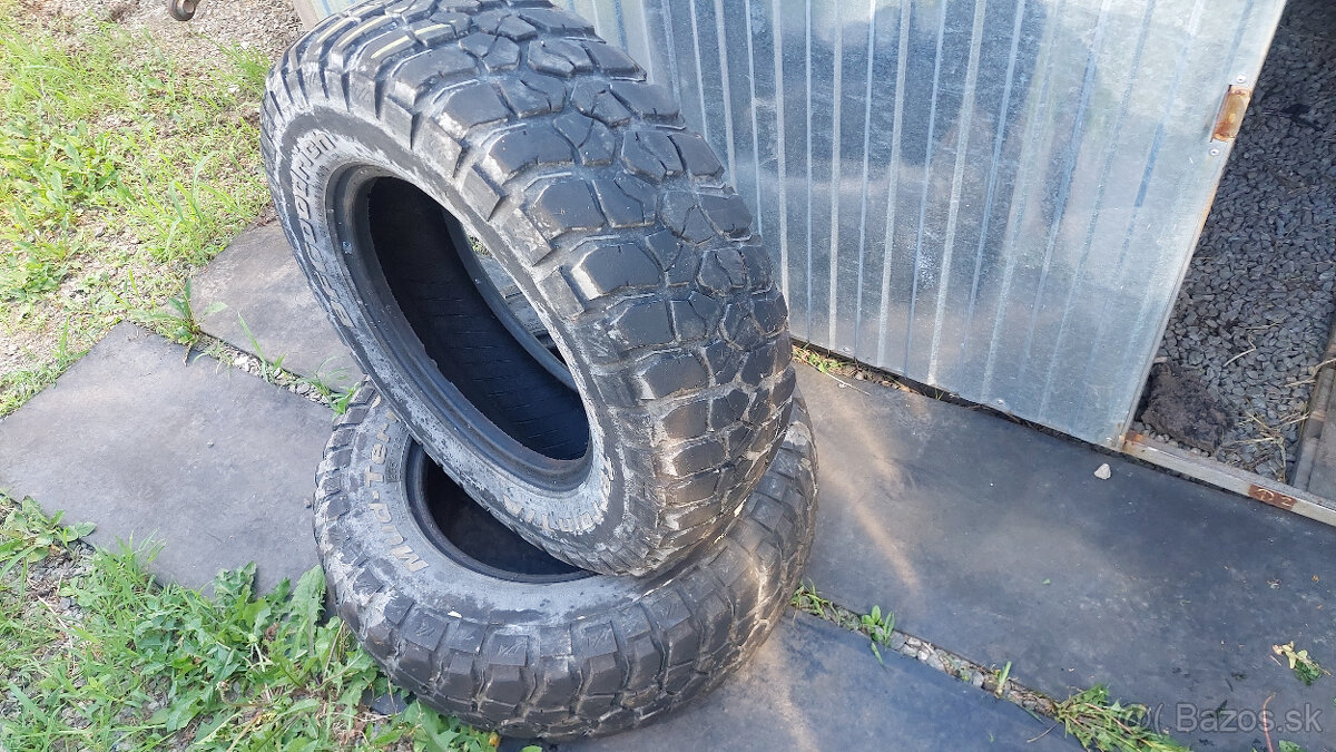 BF GOODRICH 235/70R16 - 2