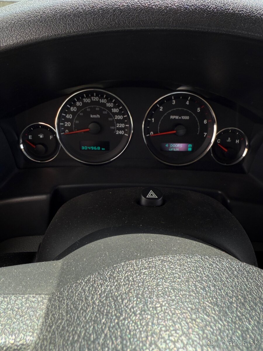 Jeep Commander 3.0 CRD - 2
