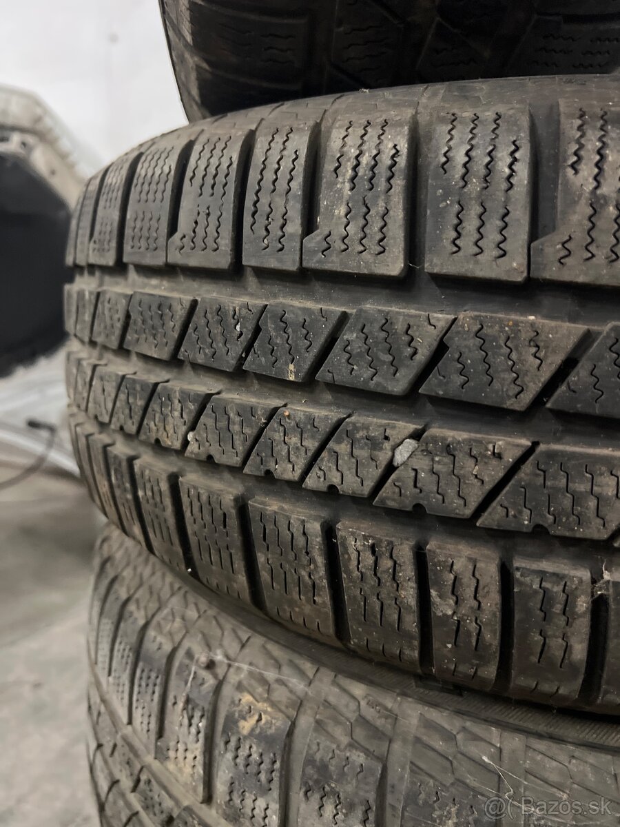 Pneumatika 215/65R16 zimna - 2