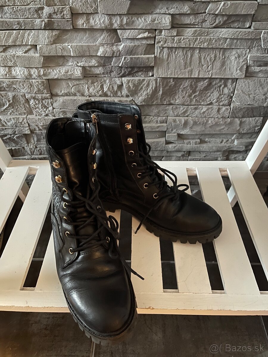 Tommy hilfiger v.40 - 2