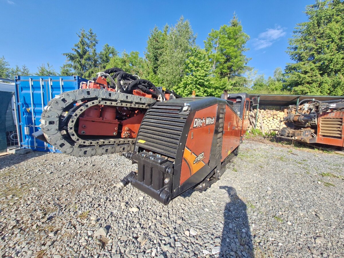 riadeny pretlak Ditch witch AT60 na skalní podvrty - 2
